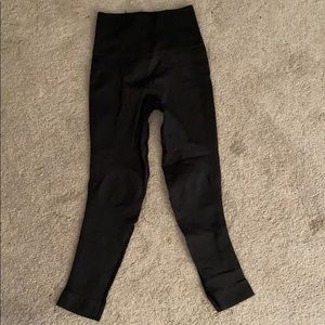 Lululemon black 7/8 leggings